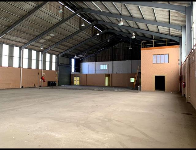 2,000M² FACTORY TO LET IN BEACONVALE